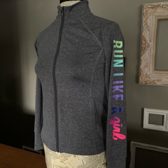 Lightweight zip-up jacket! - Picture 2 of 5